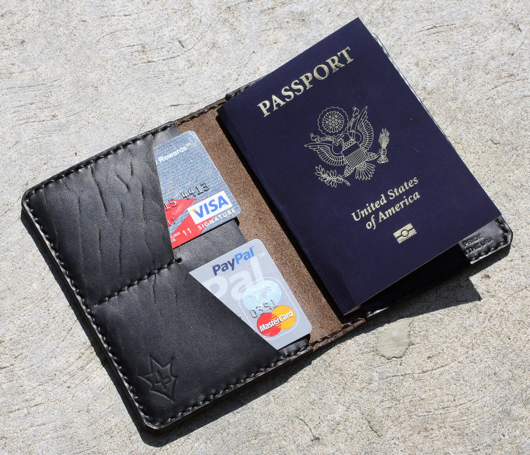 Funda o Cartera Hecha a Mano para Pasaporte SINGRAPHUS Horween Cuero Negro sobre Negro Chromexcel