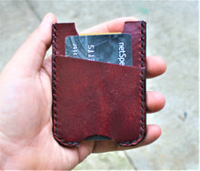 Cartera minimalista de cuero hecha a mano MINUS Wickett and Craig Burgundy Harness Money Clip