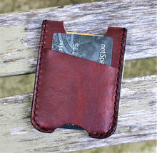 Cartera minimalista de cuero hecha a mano MINUS Wickett and Craig Burgundy Harness Money Clip
