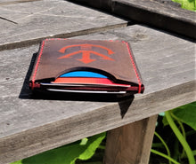 Cartera minimalista de cuero hecha a mano MINUS Red Grey Dragon Ball Saiyan Royal Crest Vegeta