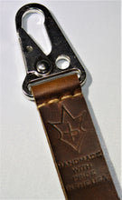 Llavero de cuero hecho a mano con clip para guardar llaves FUNIS FOB Sunset Oil Tan Silver